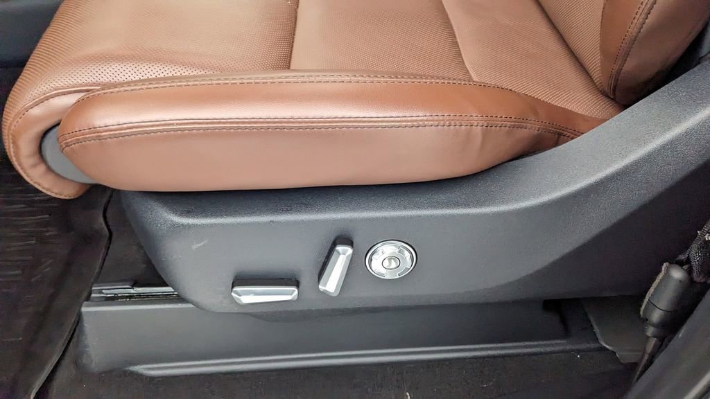 Used 2025 Lincoln Navigator Reserve image 27