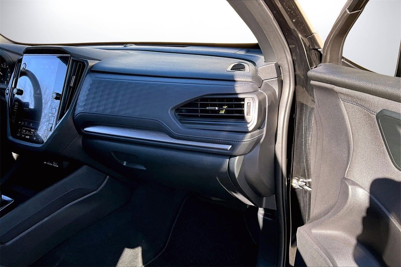 Used 2025 Subaru Forester Premium image 19