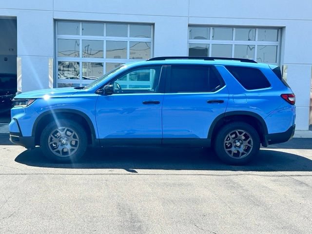Used 2024 Honda Pilot TrailSport image 3
