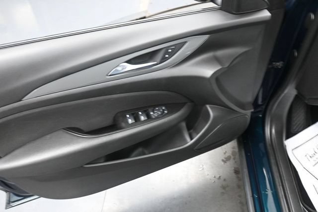Used 2018 Buick Regal Preferred FWD image 10