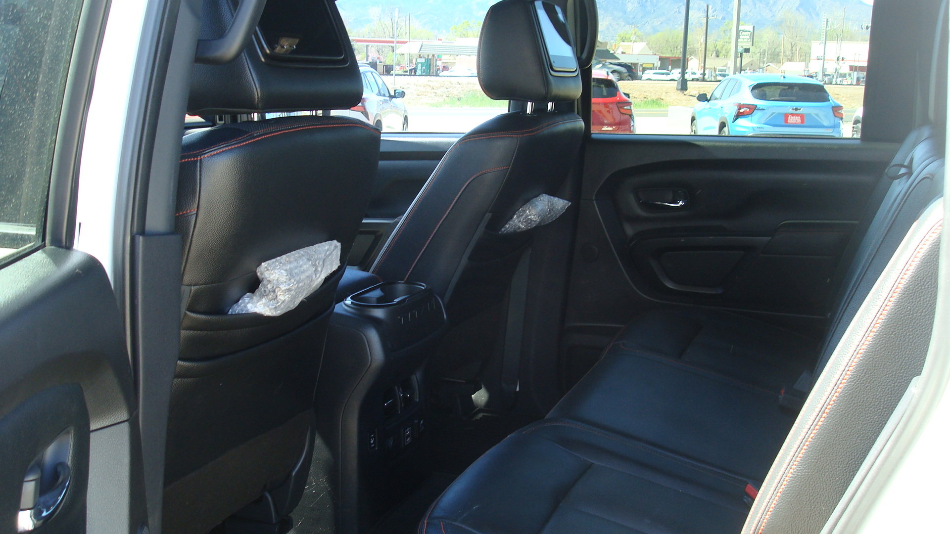 Used 2021 Nissan Titan PRO-4X w/ Pro-4x Convenience Package image 7