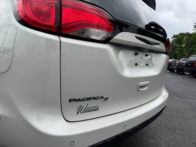 Used 2020 Chrysler Pacifica Touring-L Plus w/ Advanced Safetytec Group FWD image 11