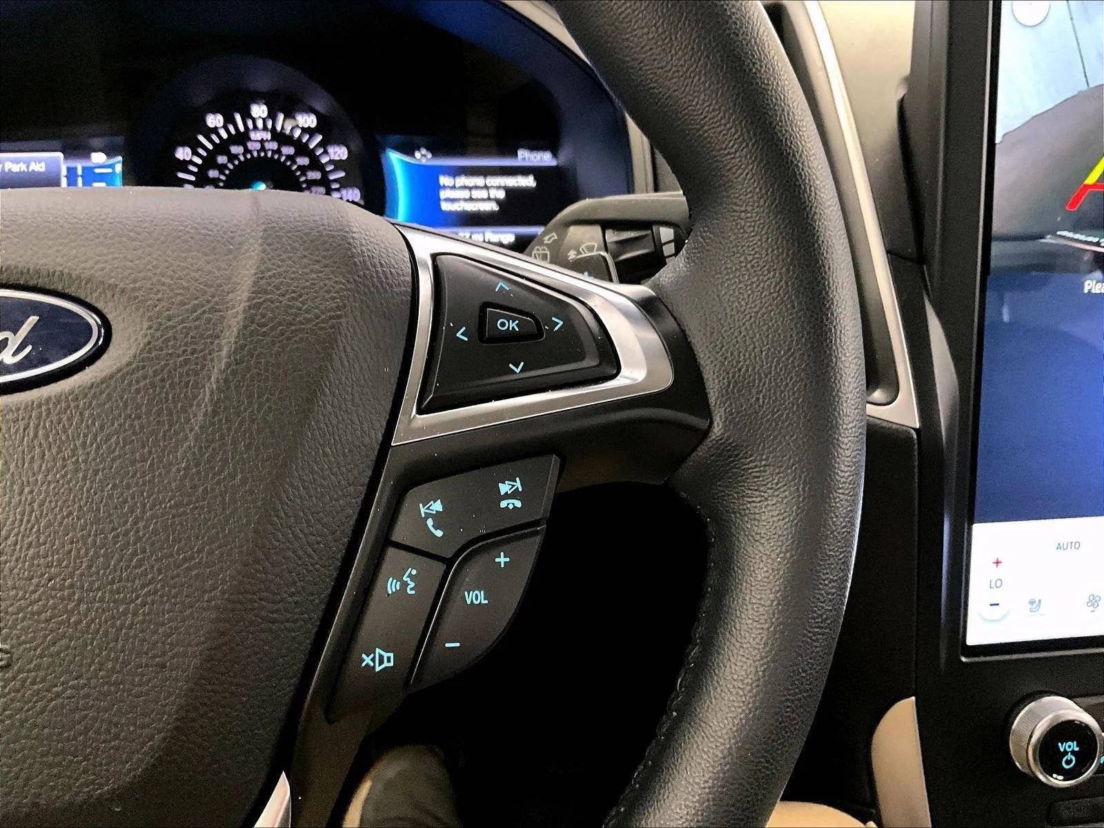 Certified 2024 Ford Edge SEL w/ Convenience Package AWD/4WD image 18