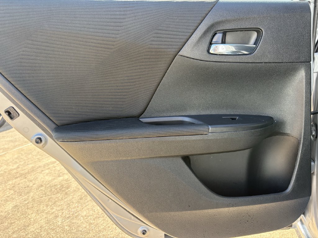 Used 2017 Honda Accord LX image 22
