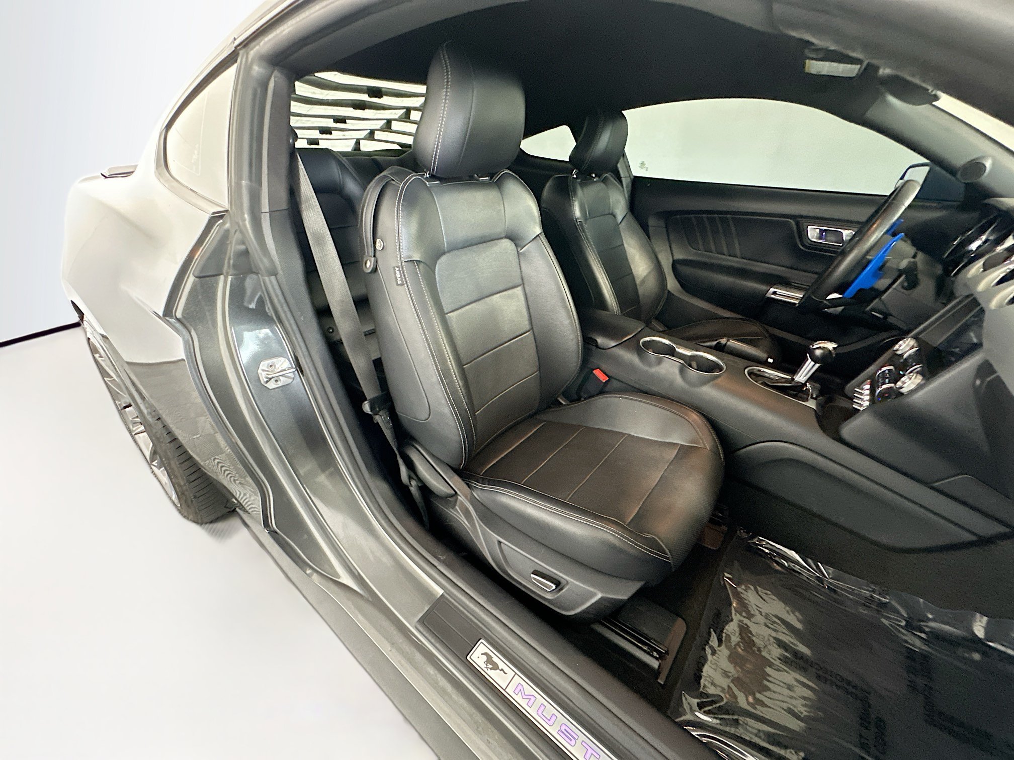 Used 2017 Ford Mustang Premium RWD image 27