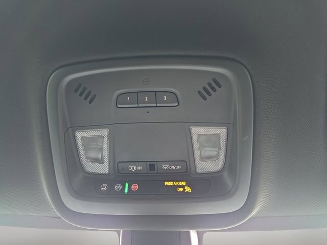 Used 2022 Chevrolet Traverse LT image 32