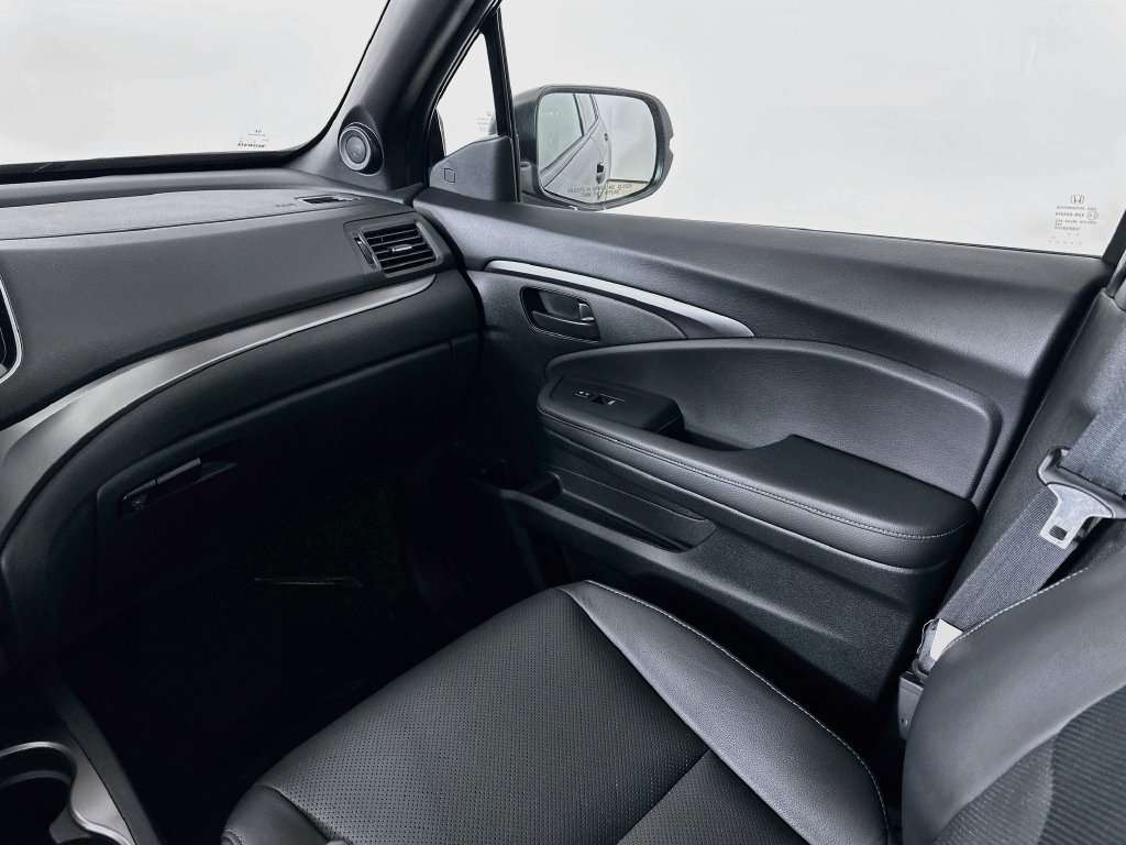 Used 2023 Honda Passport EX-L image 28