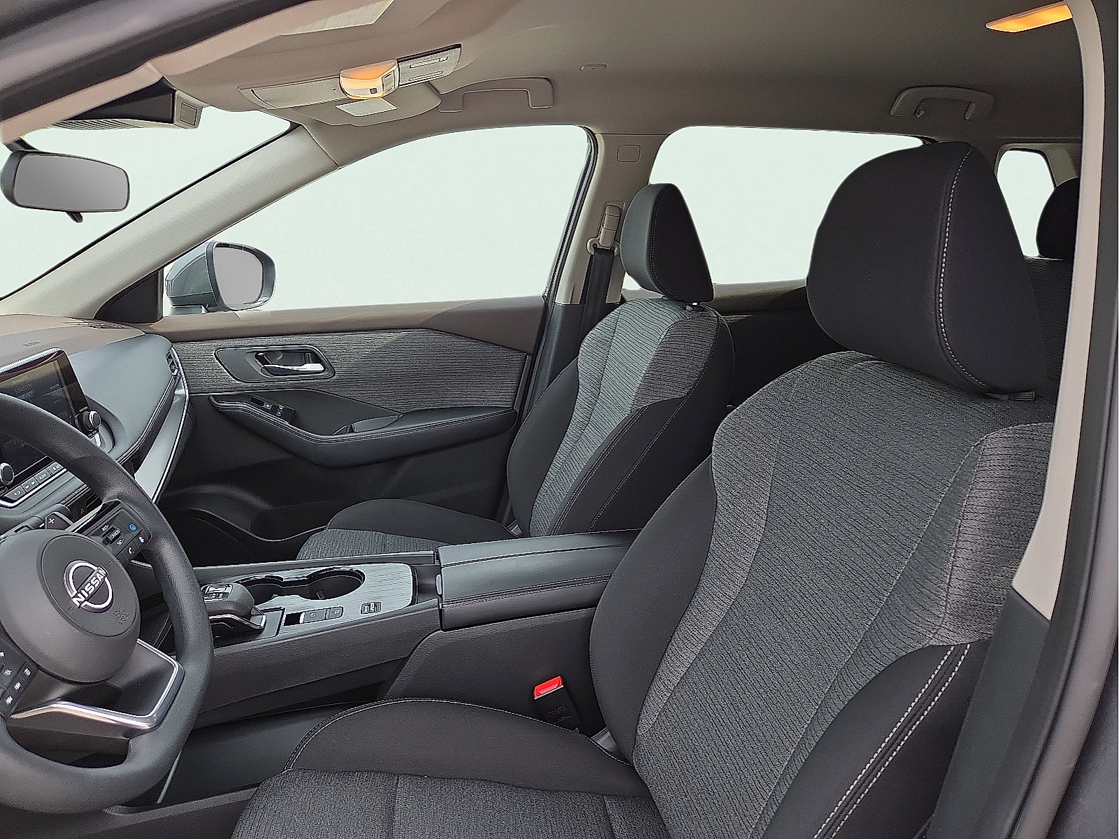 Used 2023 Nissan Rogue SV FWD image 13