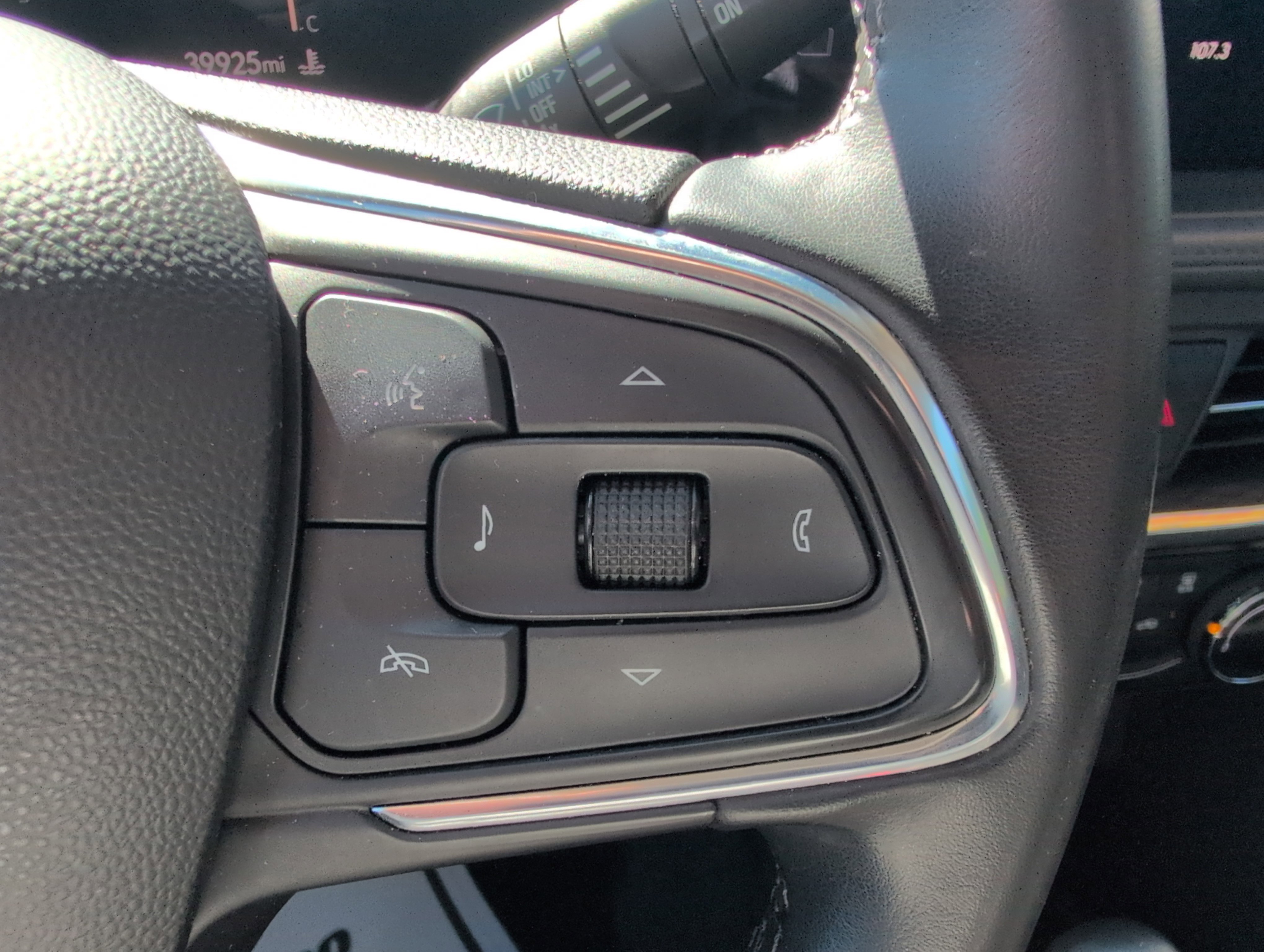 Used 2024 Buick Encore GX Sport Touring image 15