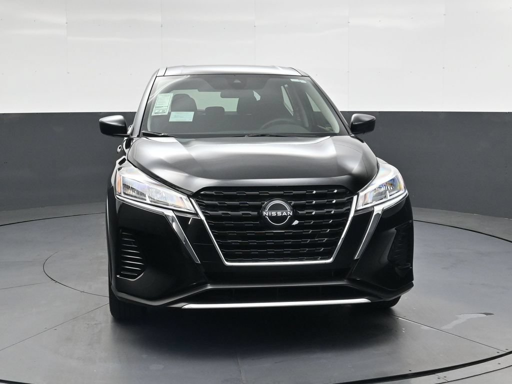 Certified 2025 Nissan Kicks Play S FWD image 4