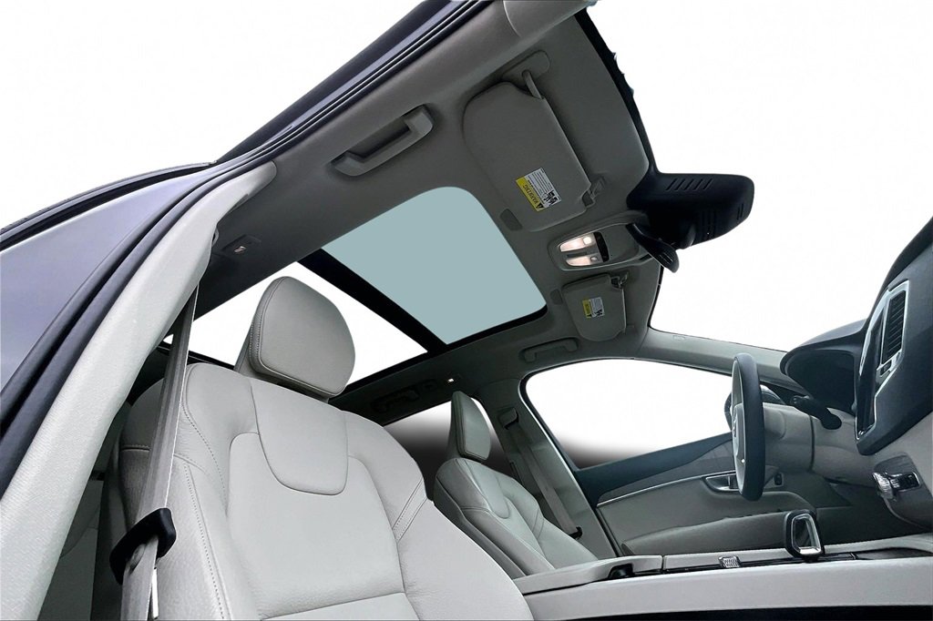 Used 2024 Volvo XC90 B5 Plus w/ Protection Package image 28