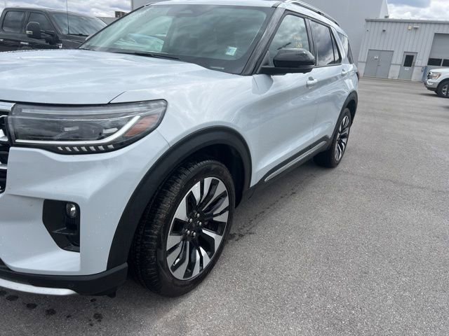 Used 2025 Ford Explorer Platinum w/ LUX Leather Package AWD/4WD image 12