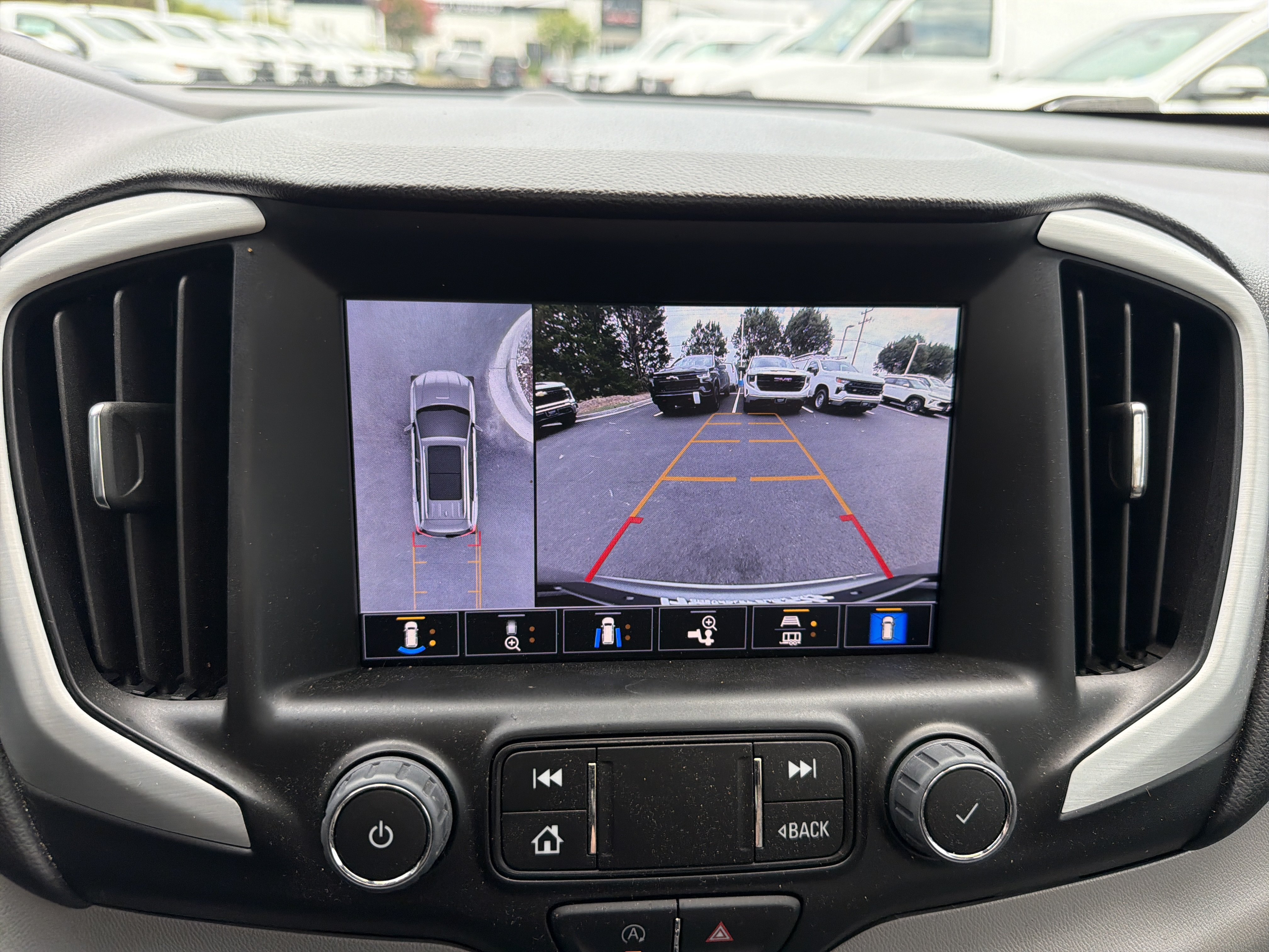 Used 2023 GMC Terrain SLT w/ Tech Package FWD image 25