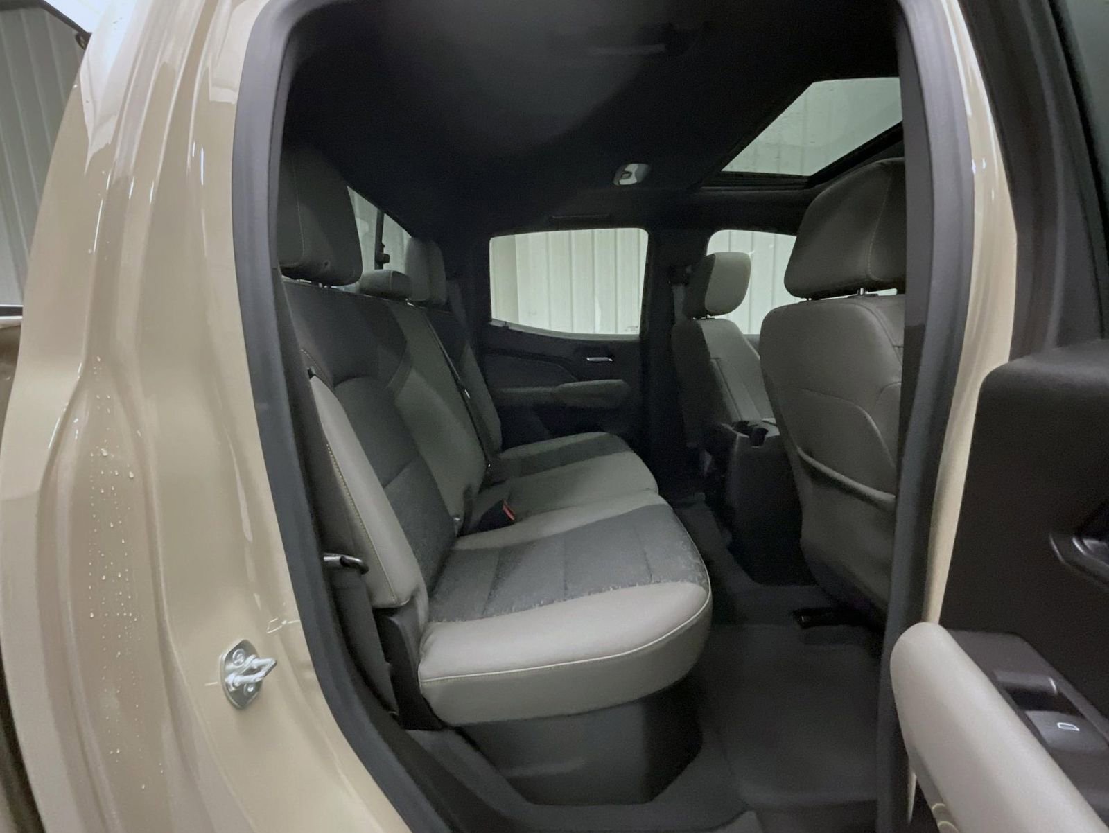 Used 2024 Chevrolet Colorado ZR2 w/ Technology Package image 18