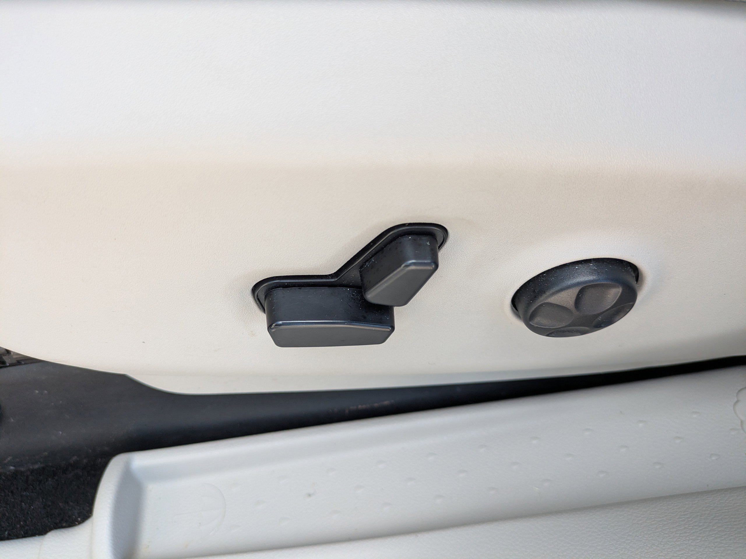 Used 2019 Chrysler Pacifica Limited w/ Advanced Safetytec Group image 19