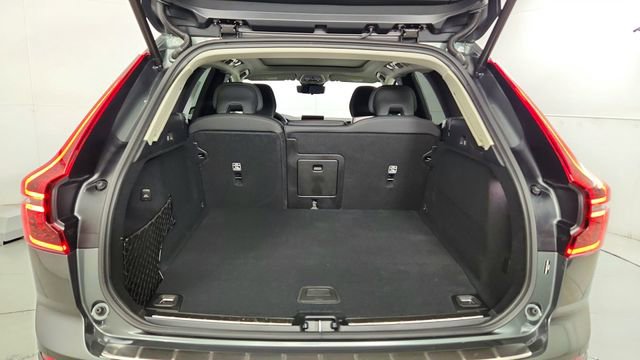New 2026 Volvo XC60 T8 Plus w/ Climate Package PRO AWD/4WD image 42