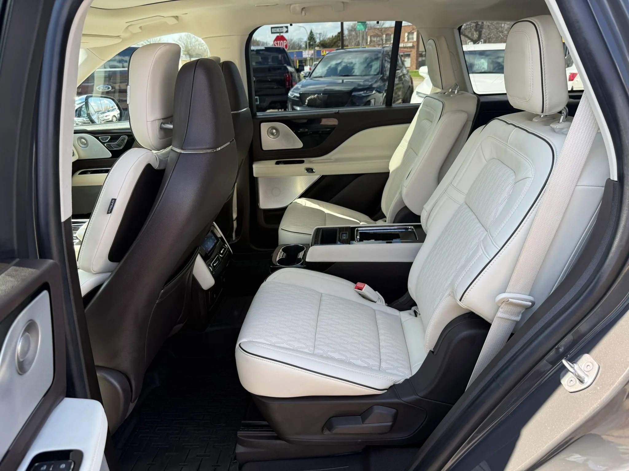 Used 2022 Lincoln Aviator Black Label w/ Dynamic Handling Package image 36