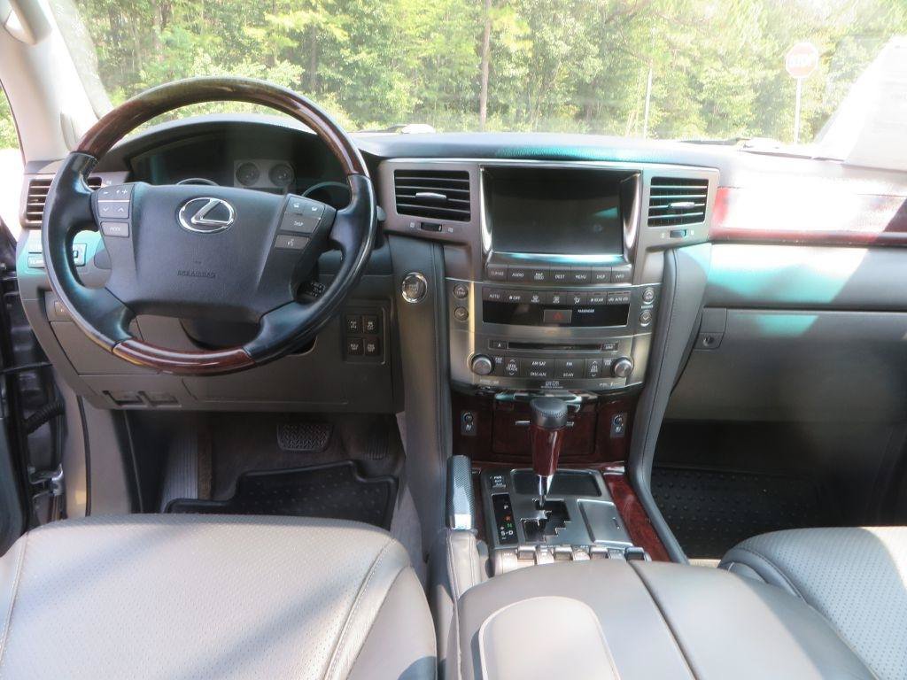 Used 2009 Lexus LX 570 4WD image 11