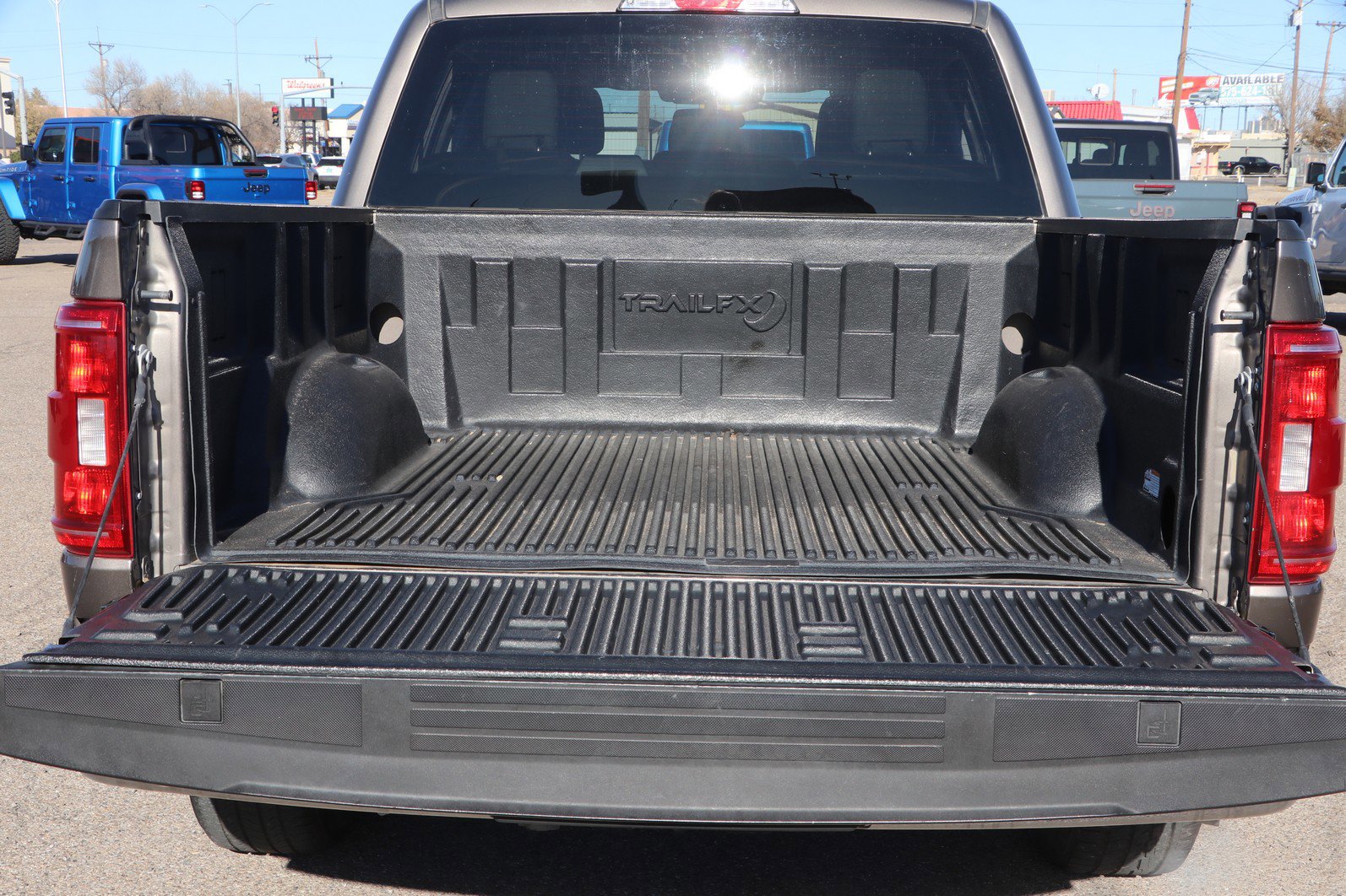 Used 2023 Ford F150 XLT image 28