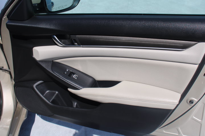 Used 2019 Honda Accord LX image 16