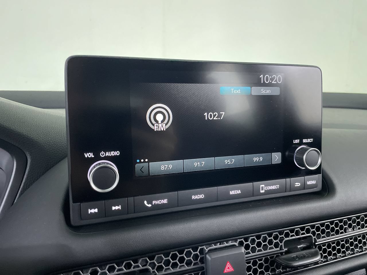 Used 2025 Honda HR-V Sport image 14