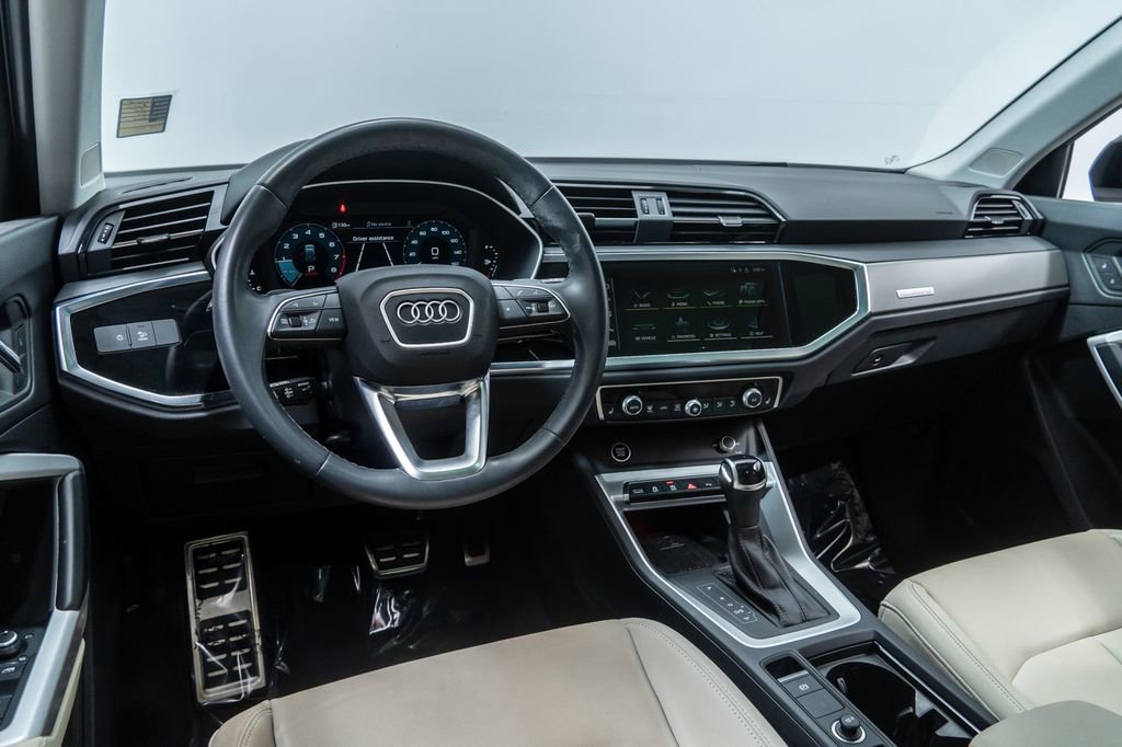 Used 2023 Audi Q3 2.0T Premium Plus w/ Premium Plus Package image 4