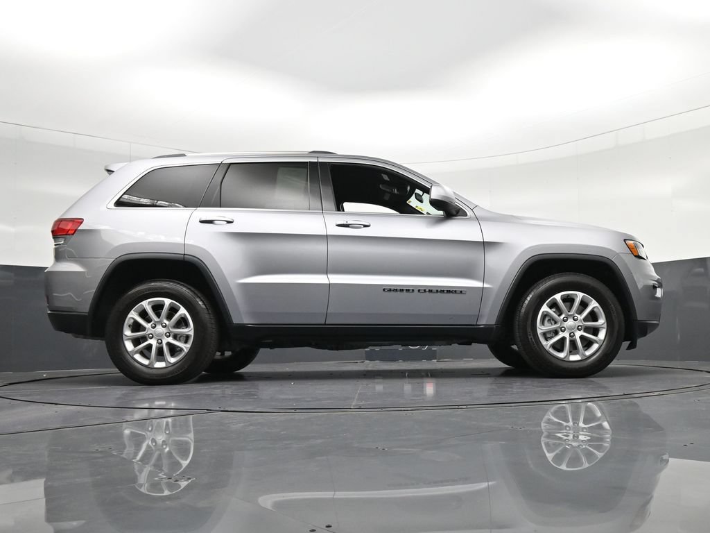 Used 2021 Jeep Grand Cherokee Laredo RWD image 24