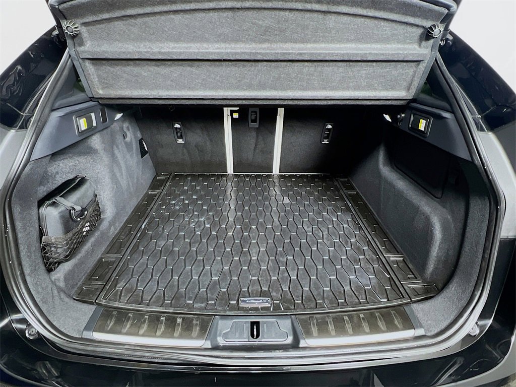 Used 2025 Jaguar F-PACE R-Dynamic S image 28