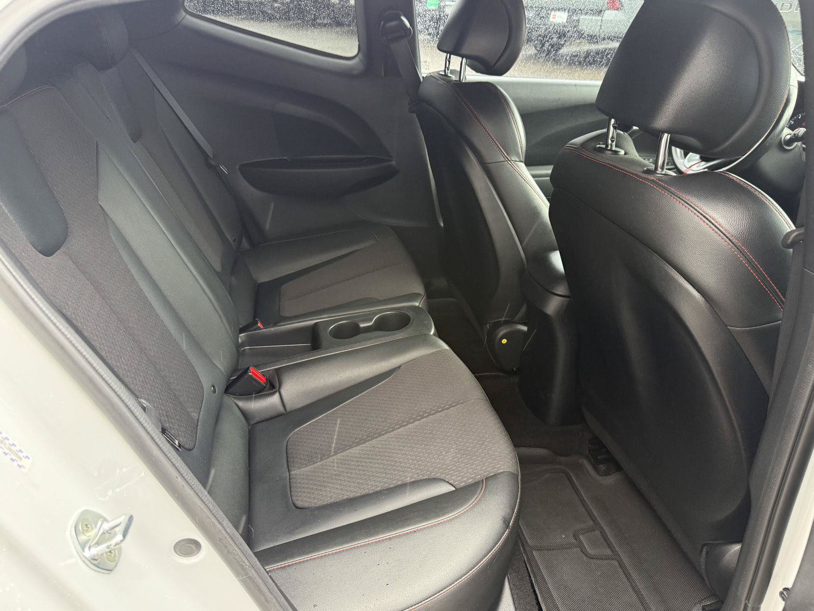 Used 2020 Hyundai Veloster Turbo FWD image 16