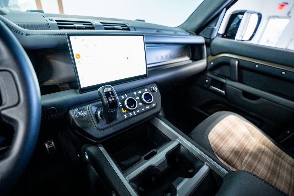 Used 2025 Land Rover Defender 110 X image 48