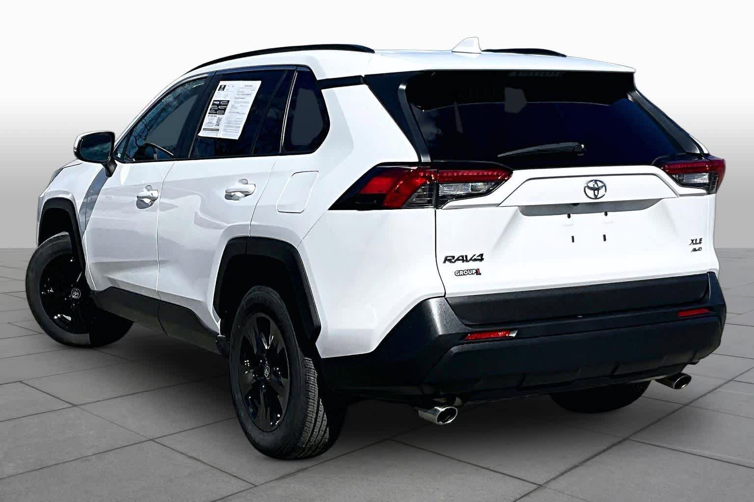 Certified 2019 Toyota RAV4 XLE w/ Convenience Package AWD/4WD image 12