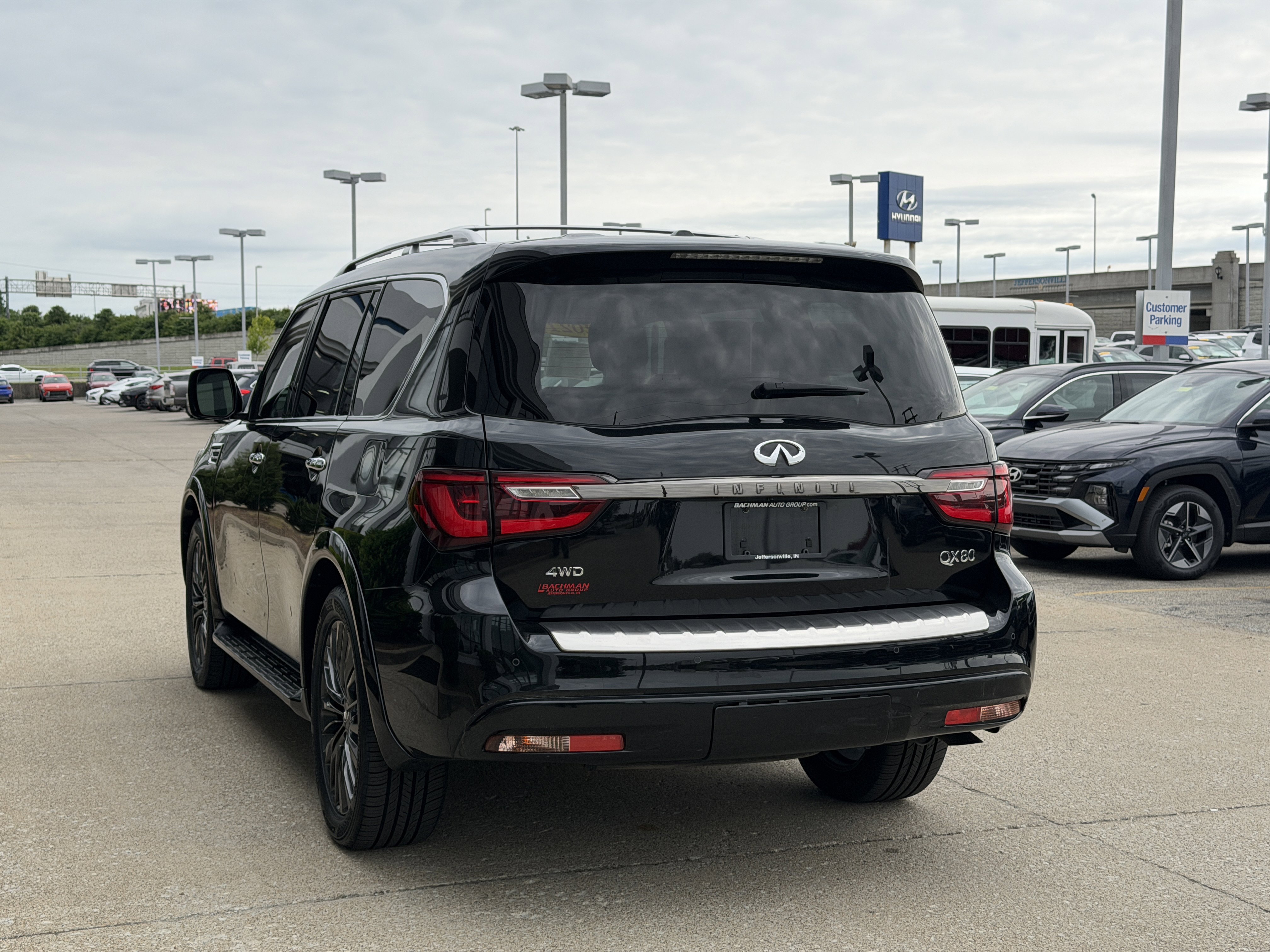 Used 2021 INFINITI QX80 Premium Select w/ Cargo Package AWD/4WD image 7
