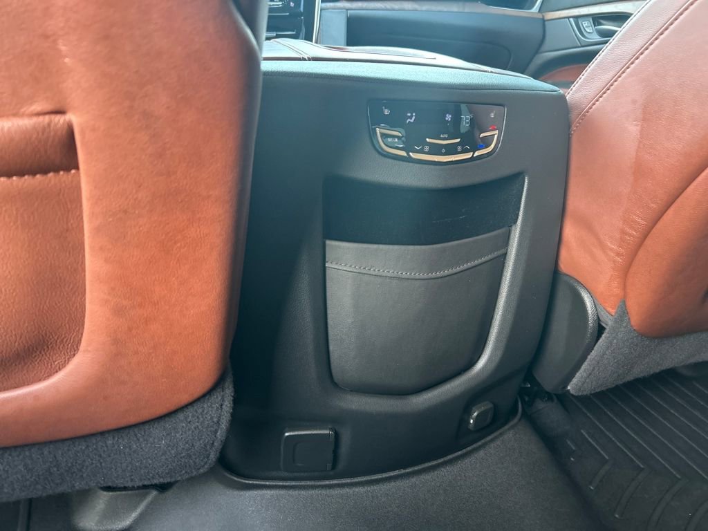 Used 2020 Cadillac Escalade Luxury image 16