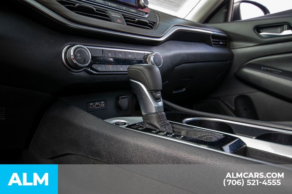 Used 2024 Nissan Altima 2.5 SV image 14