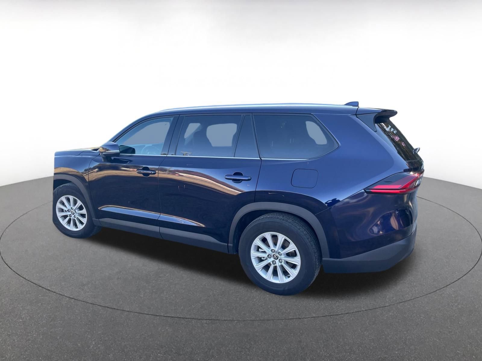 Used 2025 Toyota Grand Highlander FWD image 11