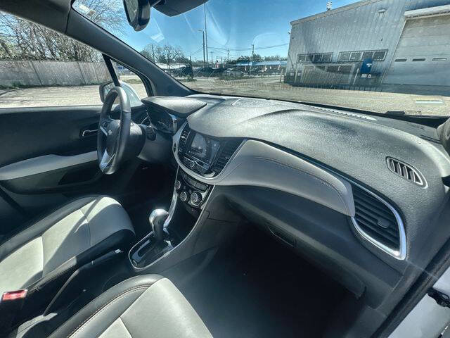 Used 2018 Chevrolet Trax Premier w/ LPO, Protection Package AWD/4WD image 28