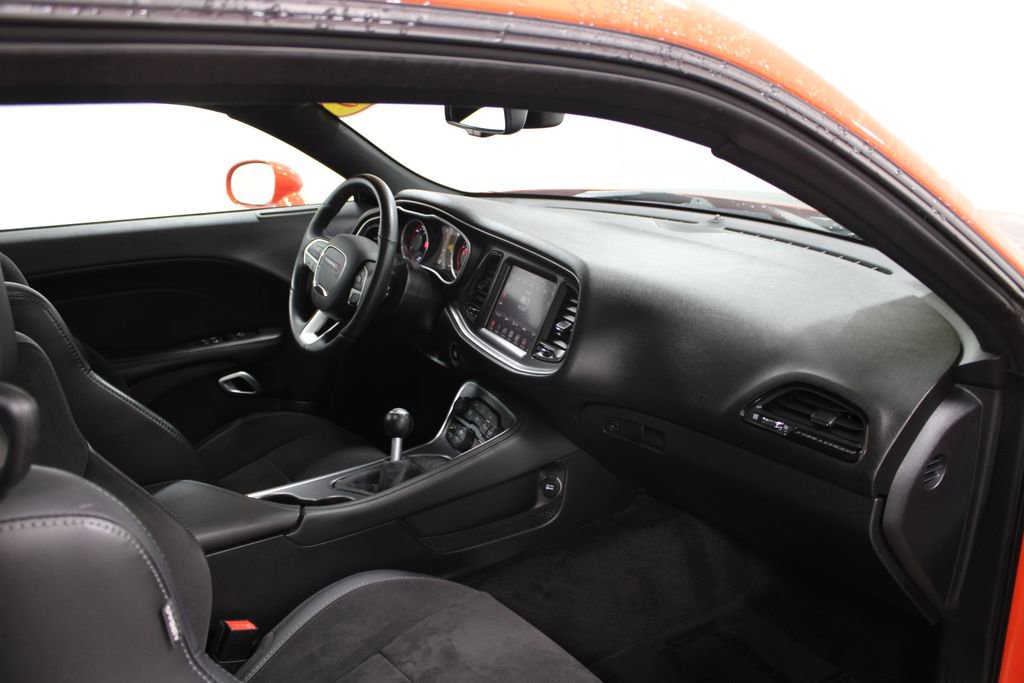 Used 2016 Dodge Challenger R/T Scat Pack w/ Leather Interior Group image 25