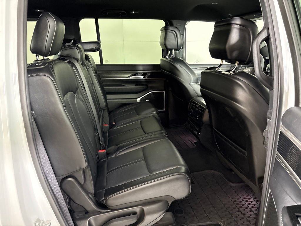 Used 2024 Jeep Wagoneer Series II w/ Flexible Seating Group RWD image 26