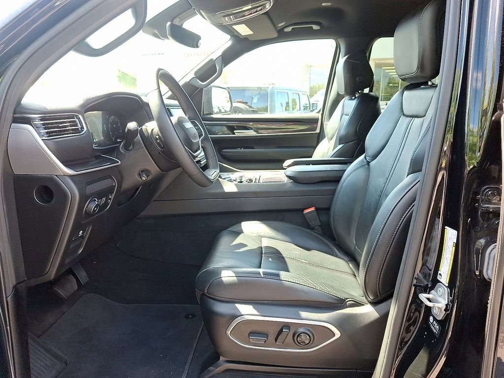 Used 2024 Jeep Wagoneer 4WD image 14