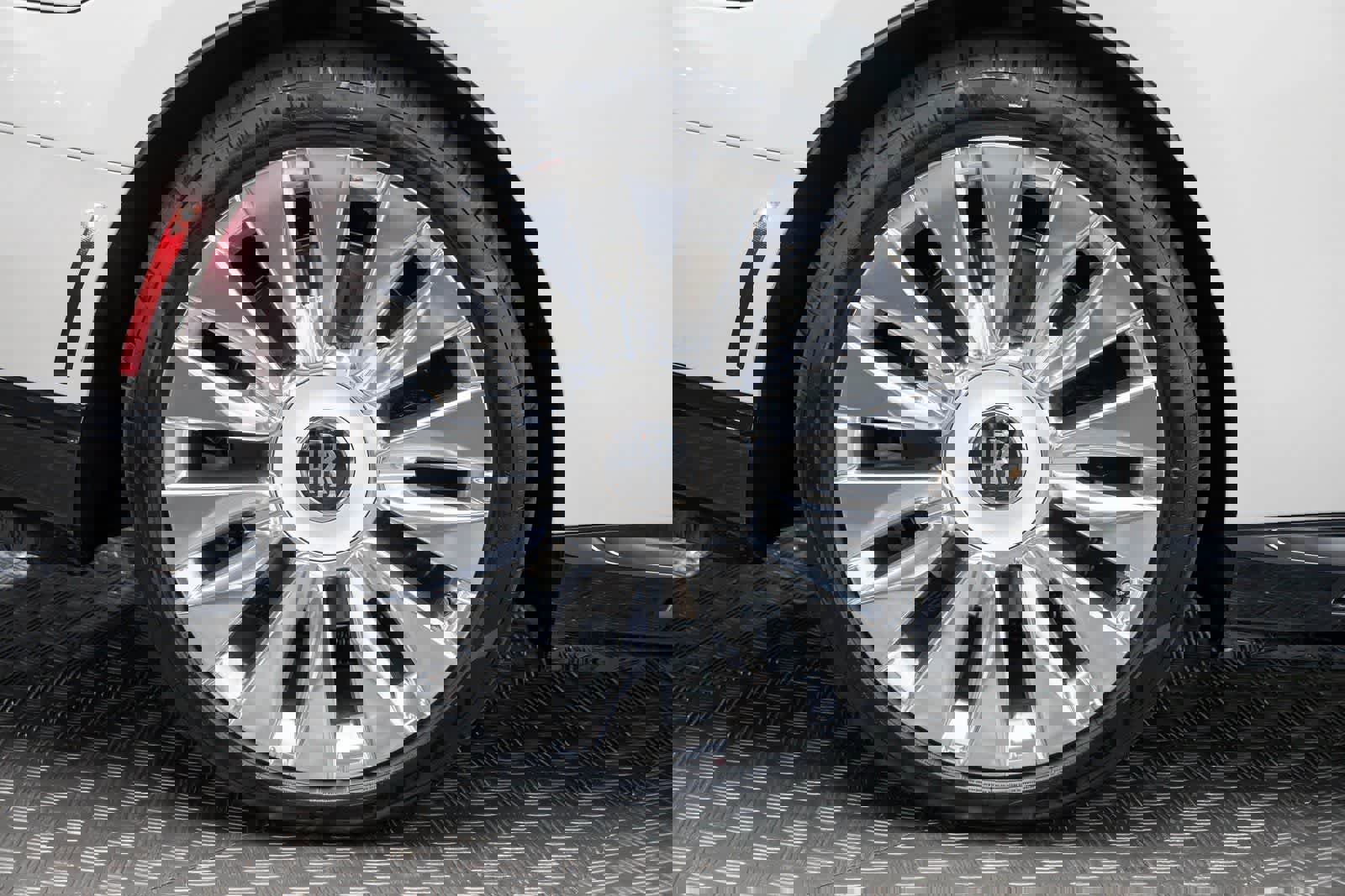 New 2026 Rolls-Royce Spectre image 34