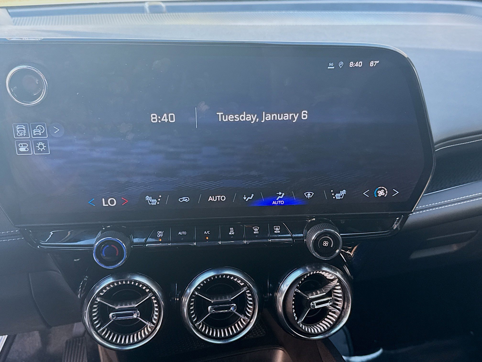 Used 2024 Chevrolet Blazer EV LT image 12