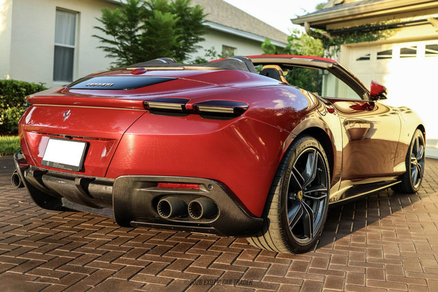 Used 2025 Ferrari Roma Spider RWD image 8