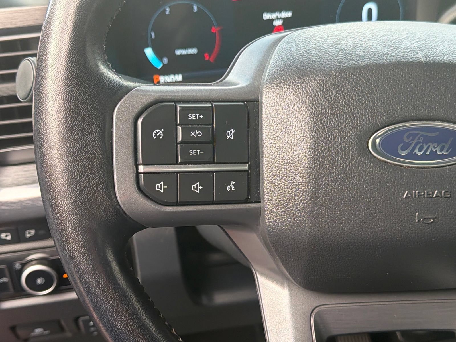 Used 2024 Ford F250 Lariat w/ Sport Appearance Package AWD/4WD image 16