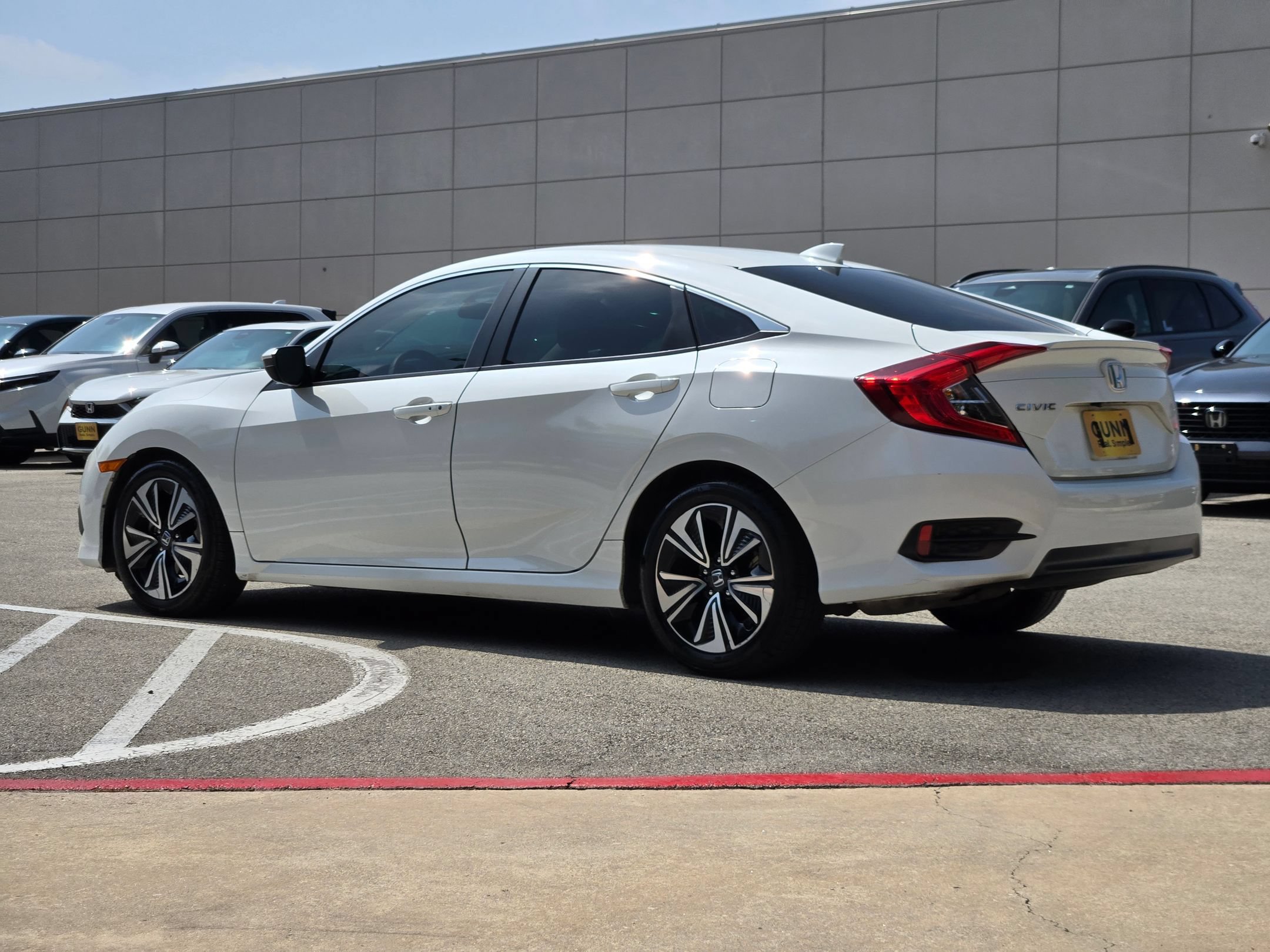 Used 2017 Honda Civic EX-T image 5