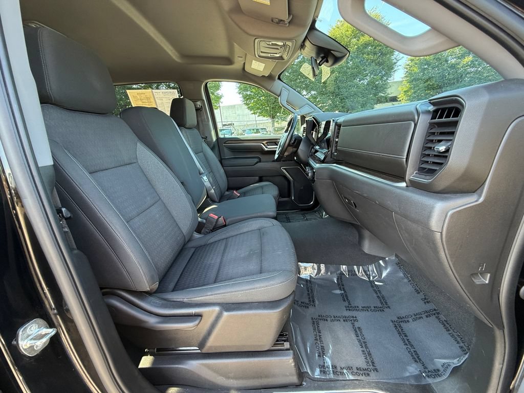 Used 2022 Chevrolet Silverado 1500 LT AWD/4WD image 25