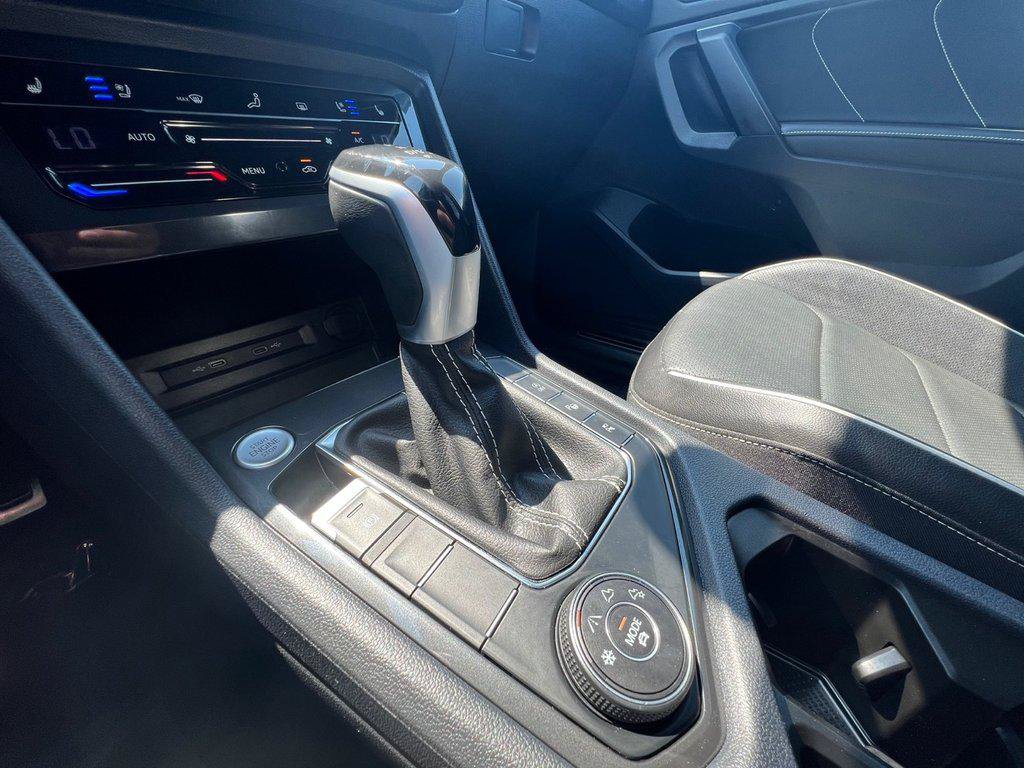 Certified 2022 Volkswagen Tiguan SEL R-Line AWD/4WD image 18
