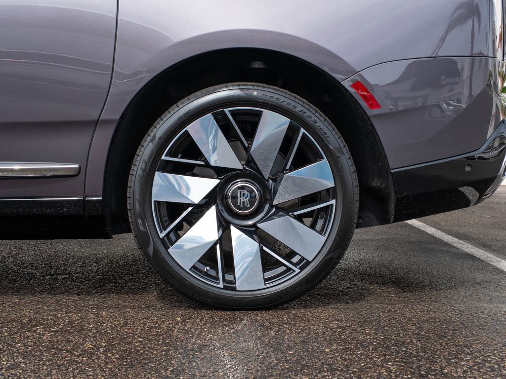 New 2026 Rolls-Royce Cullinan image 42