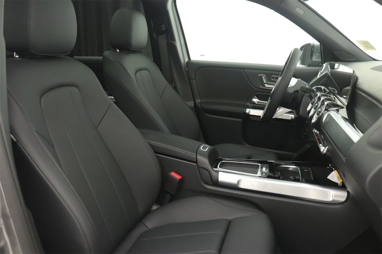 New 2026 Mercedes-Benz GLB 250 image 9