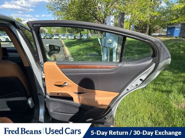 Used 2024 Lexus ES 350 w/ Premium Package FWD image 15