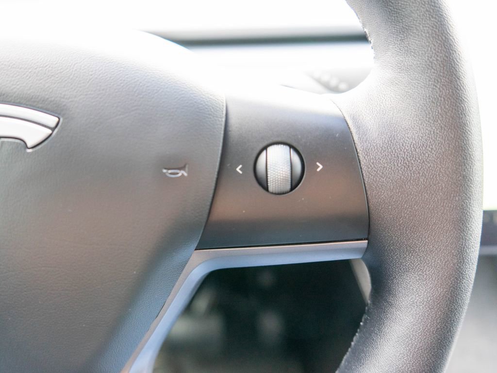 Used 2024 Tesla Model Y Long Range image 18